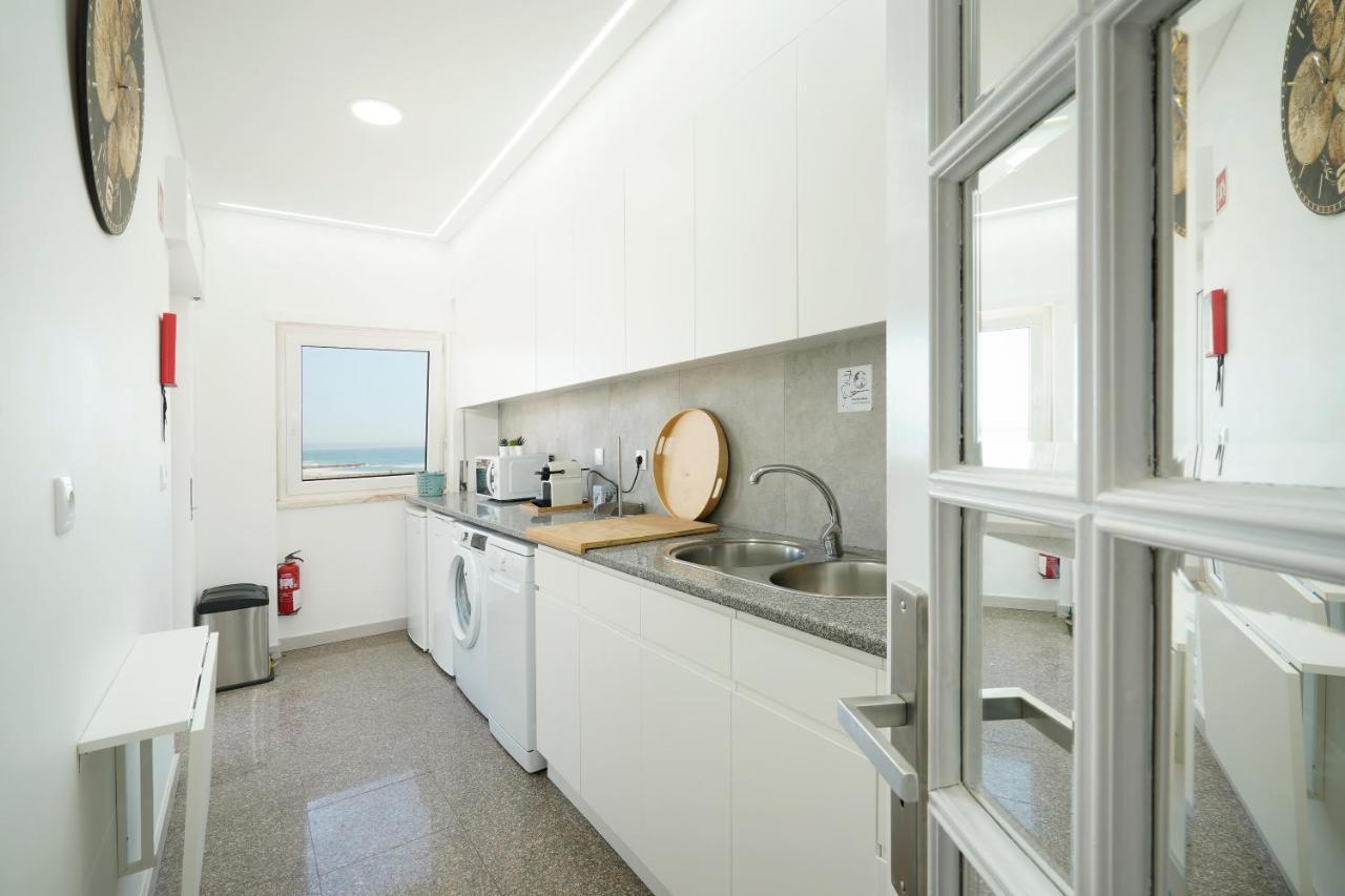 Costa Beach Apartment By The Portuguese Butler Costa da Caparica Exterior photo