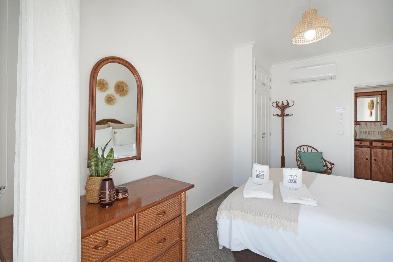 Costa Beach Apartment By The Portuguese Butler Costa da Caparica Exterior photo